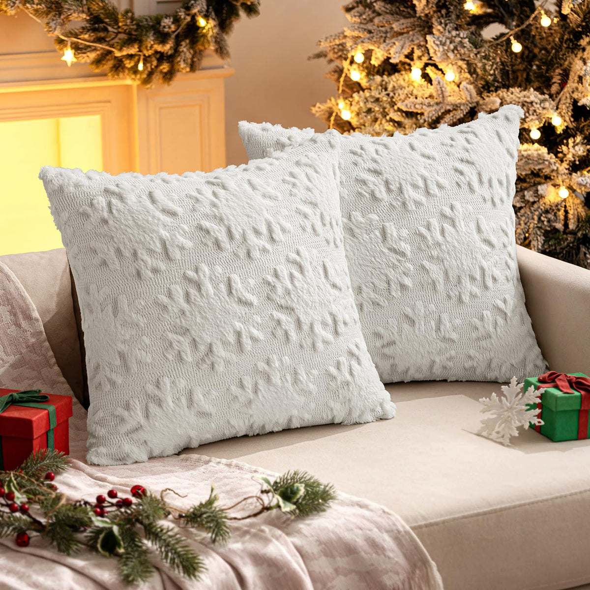MIULEE Christmas Snowflake Decorative Throw Pillow Covers Set of 2,Soft Fluffy Faux Wool Winter Holiday Couch Pillows for Farmhouse Boho Home Decor Sofa Bed Porch Living Room 18x18 Inch Pure White