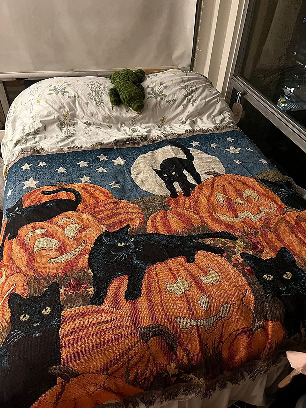 Vintage Halloween Sofa Cover Towel, Black Cat Throw Blanket,Christmas Throw Blanket,Sofa Protective Cover, Black Cat Pumpkin, Suitable for Bedroom and Living Room, Home Xmas Decor